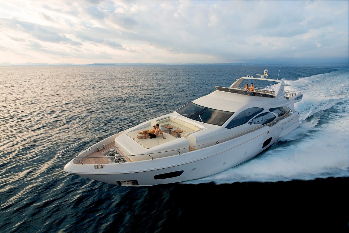 100' Azimut Leonardo Luxury Yacht