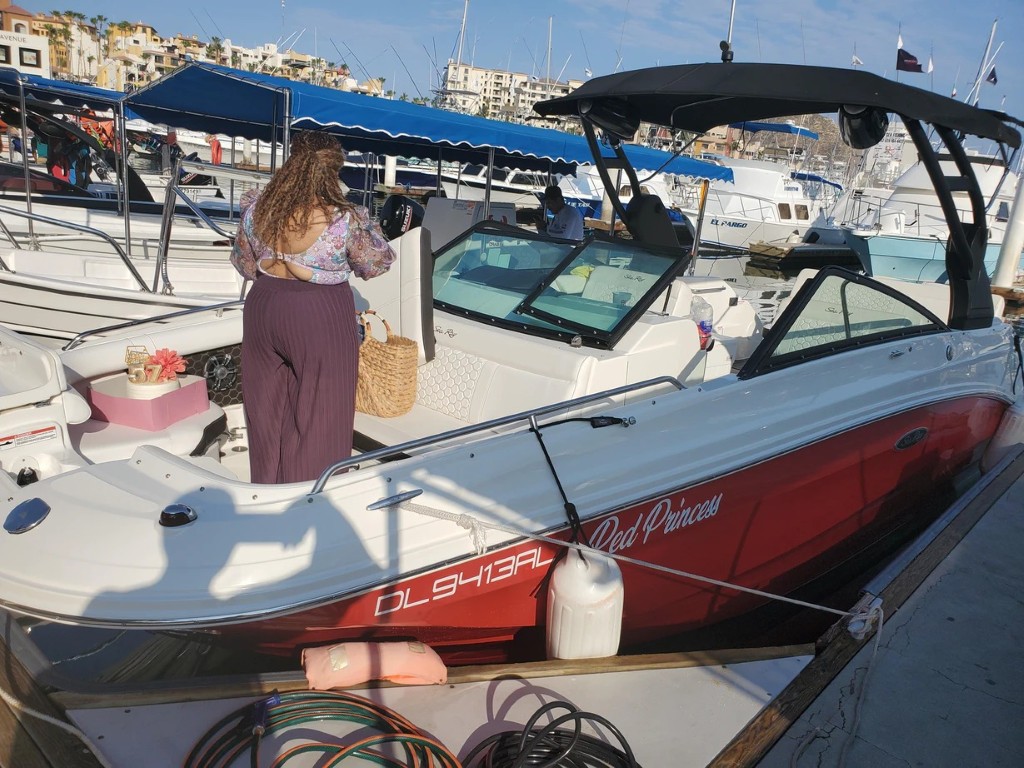 27' Sea Ray Special Offer - Los Cabos Yacht Charters